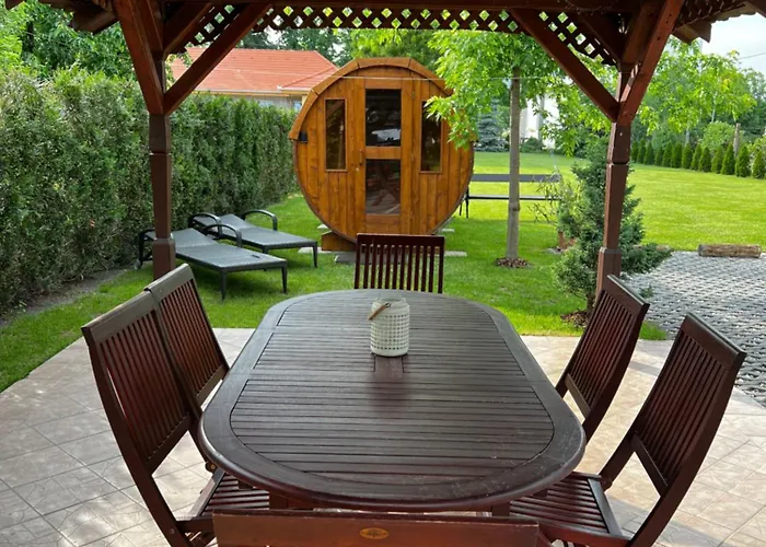 Bodrog-parti Vendeghaz * Bodrogolaszi