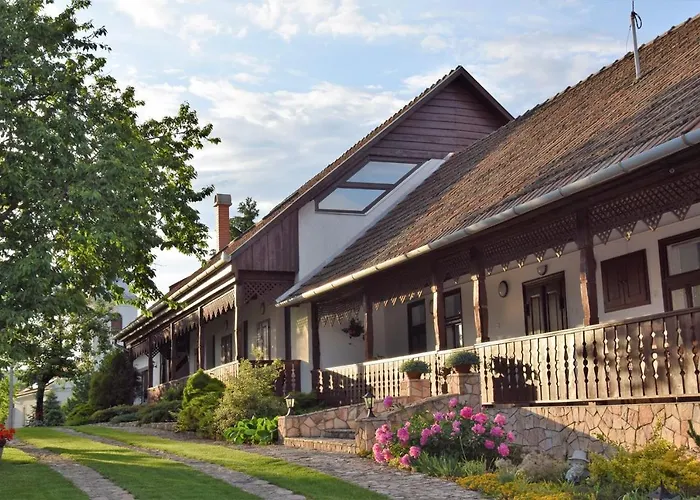 Bodrog-parti Vendeghaz Bodrogolaszi